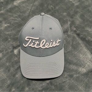 NWOT Titleist PRO V1 Light Gray Golf‎ Cap